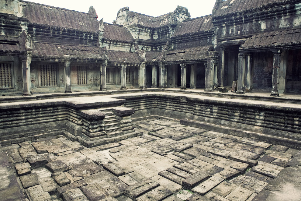 Angkor-Wat-Interior